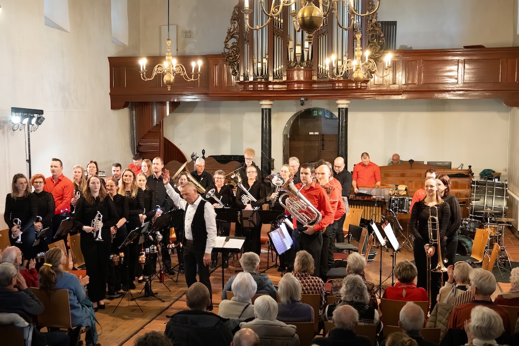 100-jarige brassband De Bazuin luidt nieuwjaar in
