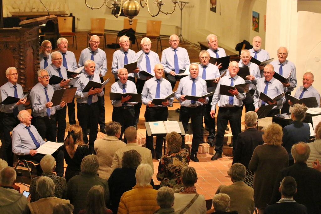 Mannenkoor Vries viert 30-jarig jubileum met feestelijk concert
