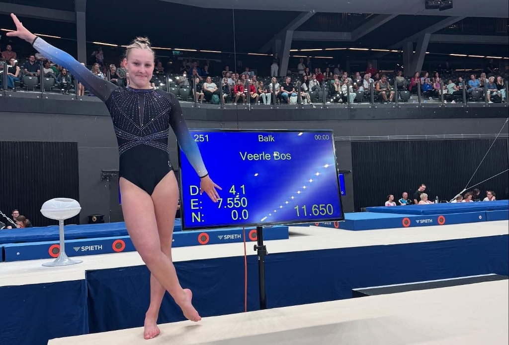 Veerle Bos presteert in Ahoy Rotterdam