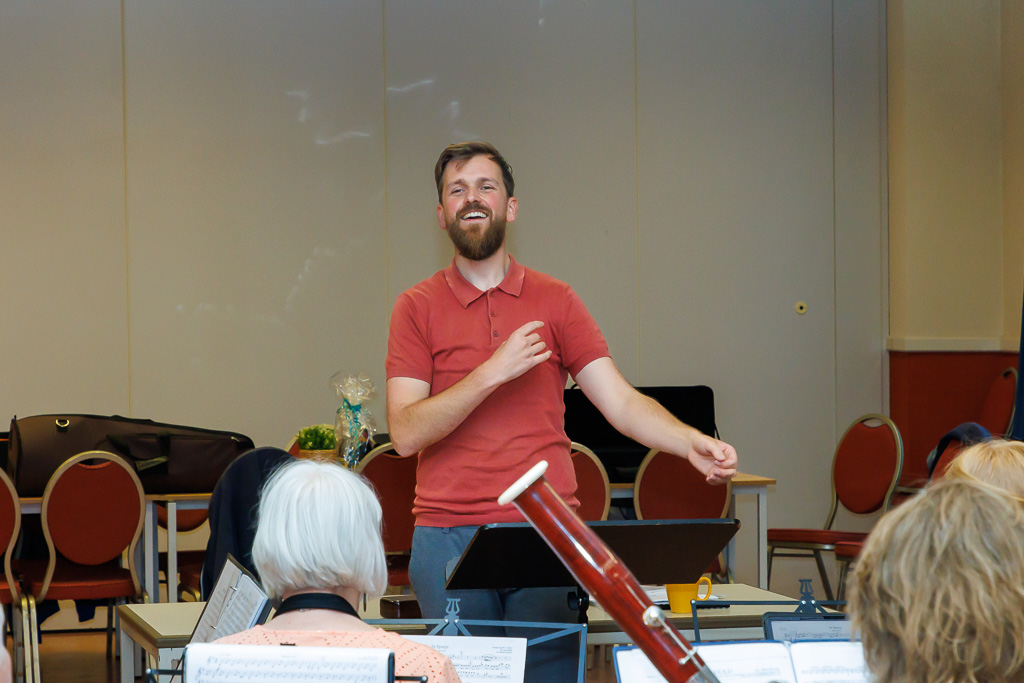 Orkest Harmonie Vries nam afscheid van dirigent Pieter de Jong